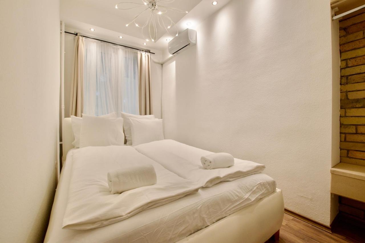 Standard Apartment By Hi5 - Center Of City Center بودابست المظهر الخارجي الصورة